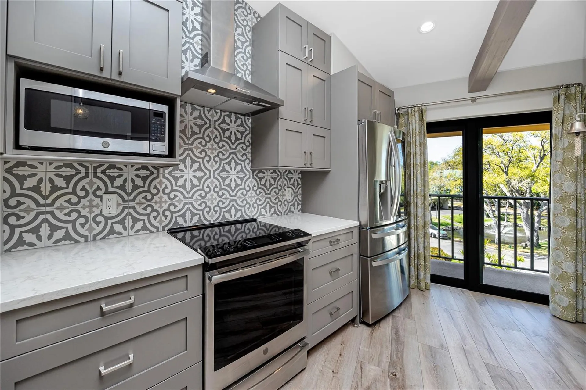 7540 Sunshine Skyway Lane S St Petersburg FL 33711