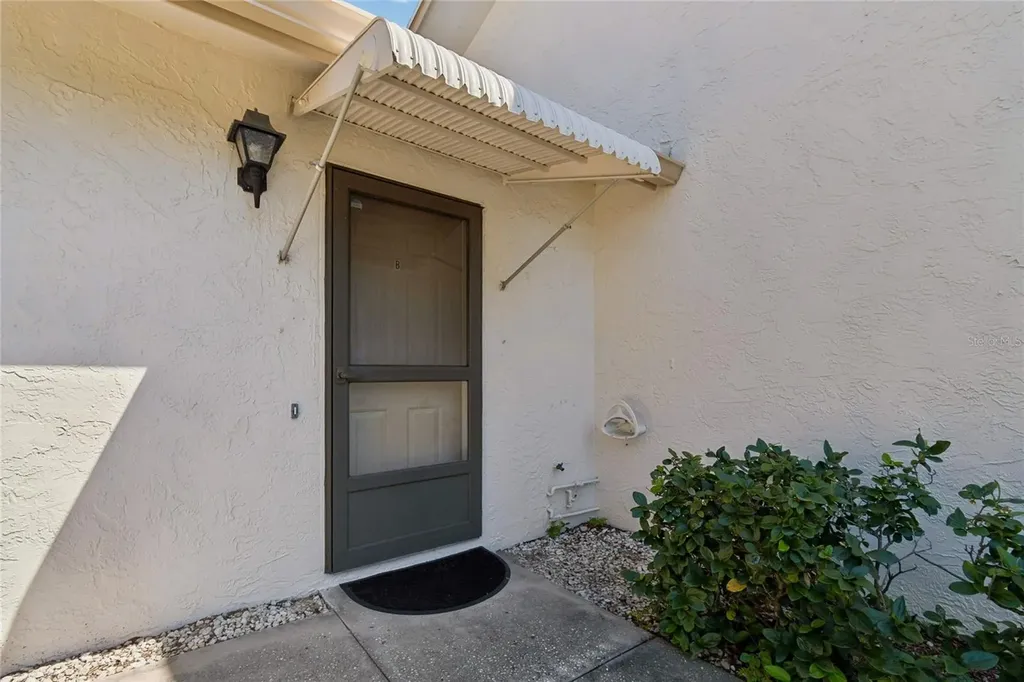 3280 37th Way S St Petersburg FL 33711