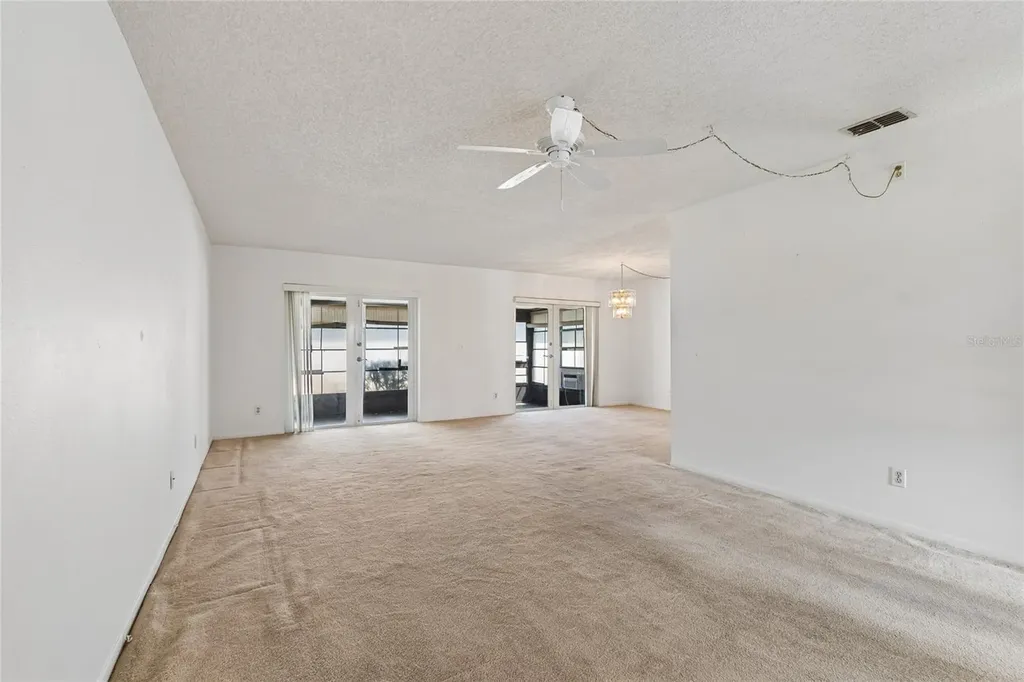 3280 37th Way S St Petersburg FL 33711