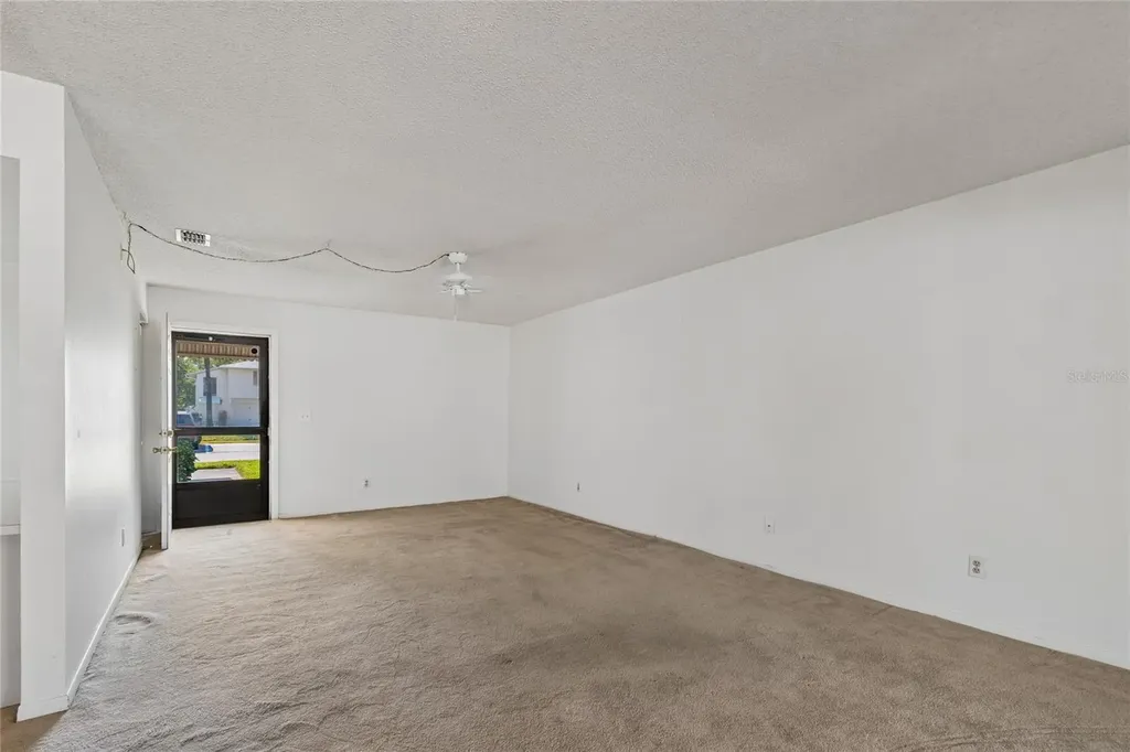3280 37th Way S St Petersburg FL 33711