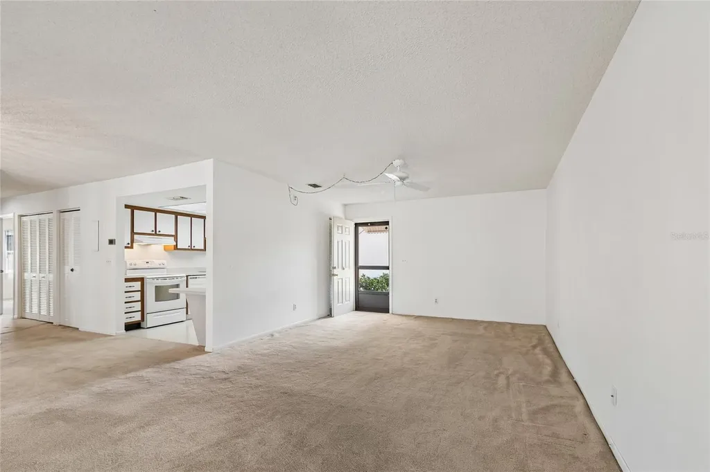 3280 37th Way S St Petersburg FL 33711