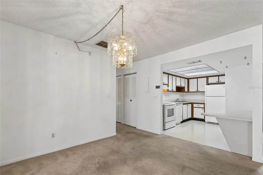 3280 37th Way S St Petersburg FL 33711