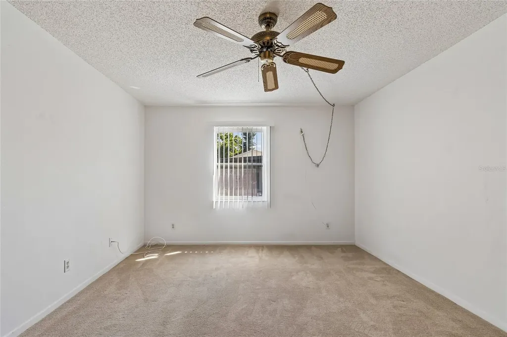3280 37th Way S St Petersburg FL 33711