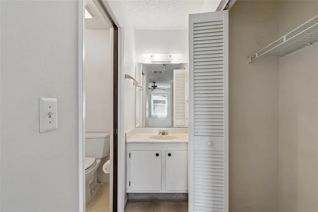 3280 37th Way S St Petersburg FL 33711