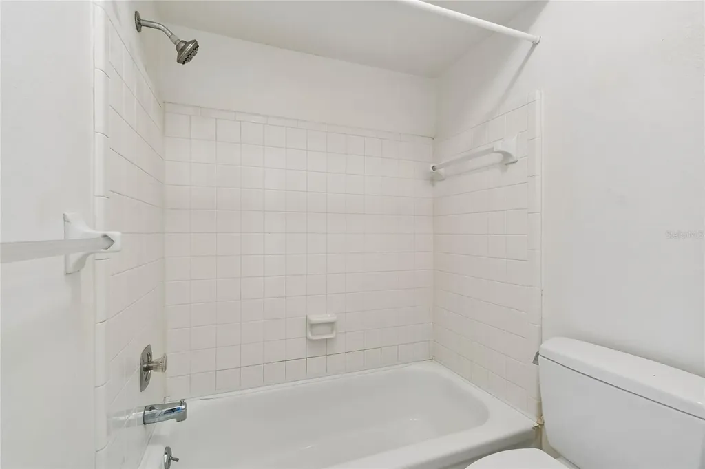 3280 37th Way S St Petersburg FL 33711