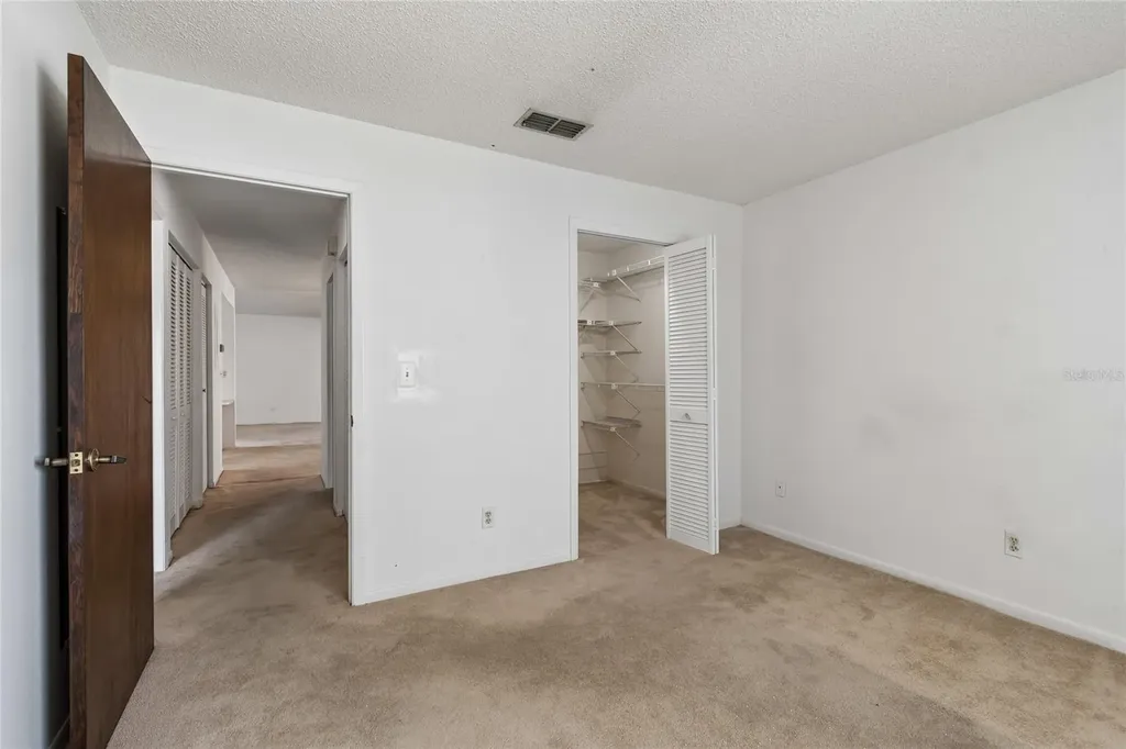 3280 37th Way S St Petersburg FL 33711