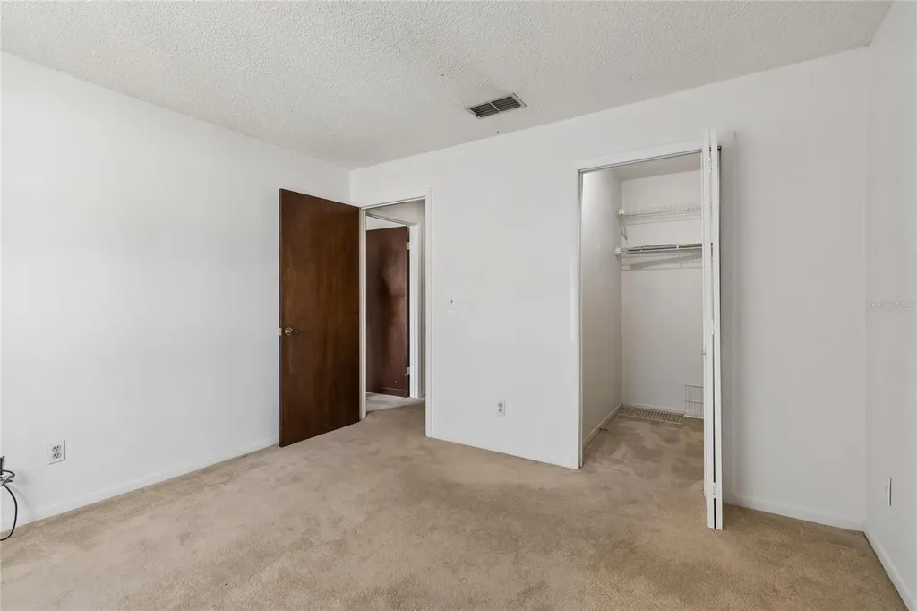 3280 37th Way S St Petersburg FL 33711