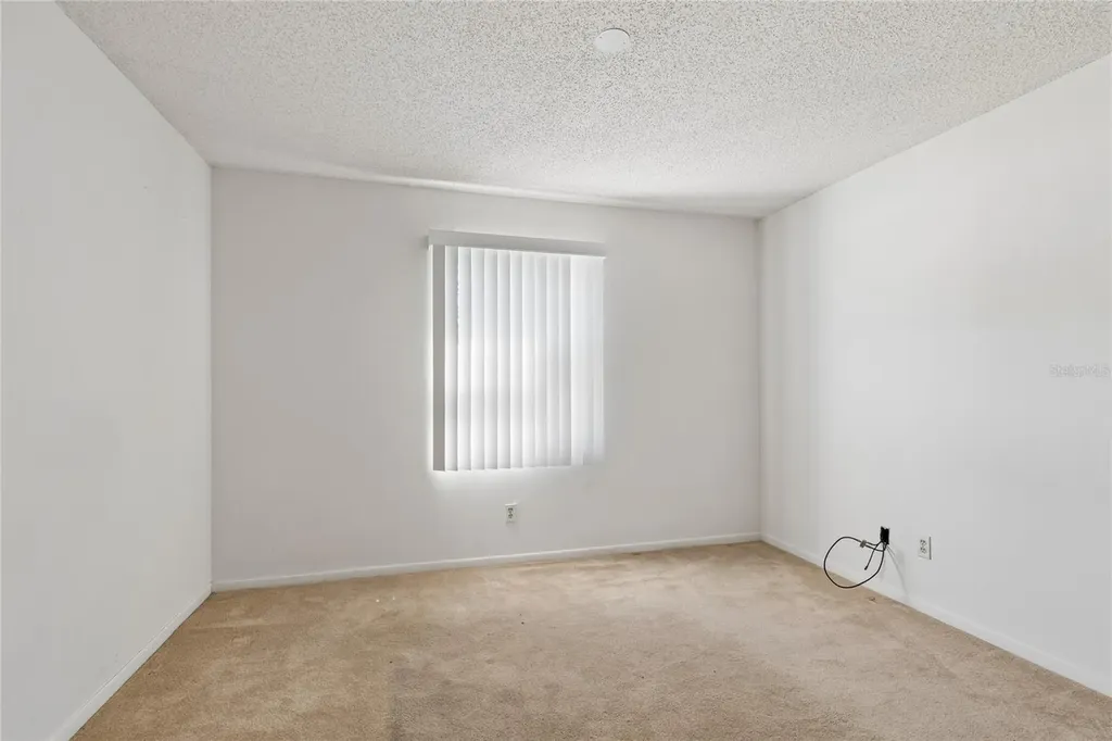 3280 37th Way S St Petersburg FL 33711