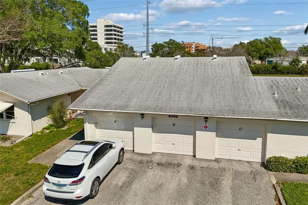 3280 37th Way S St Petersburg FL 33711