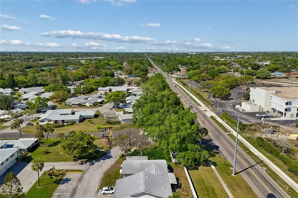 3280 37th Way S St Petersburg FL 33711