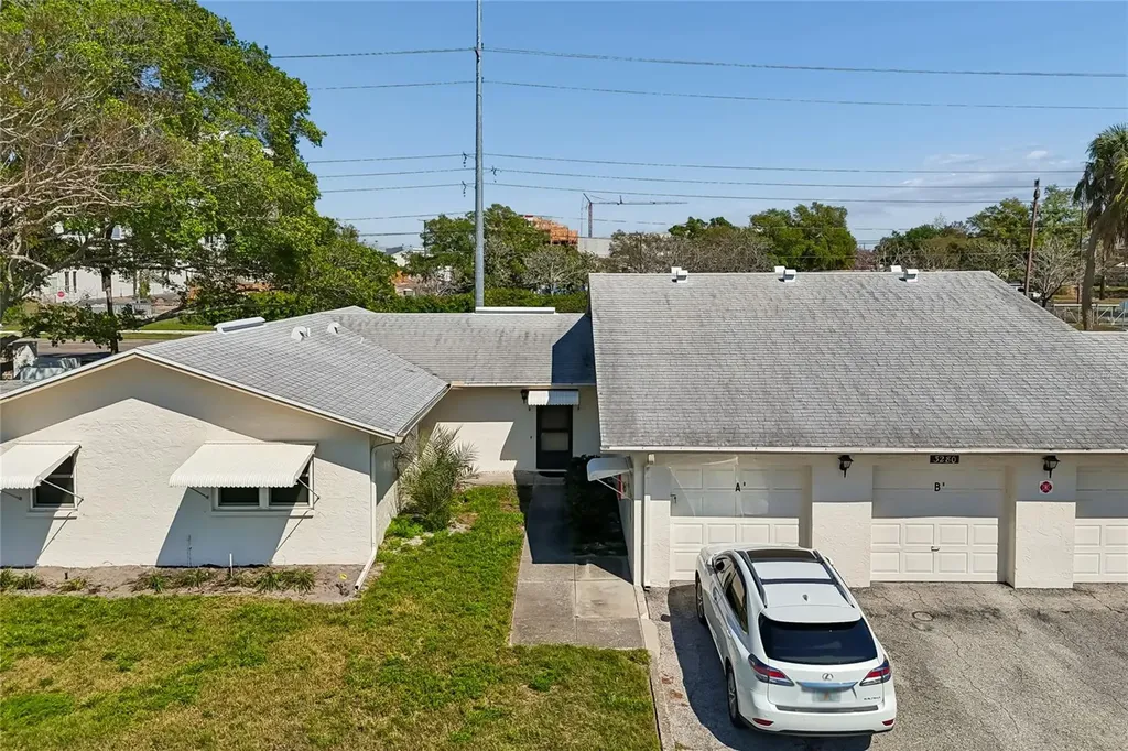 3280 37th Way S St Petersburg FL 33711