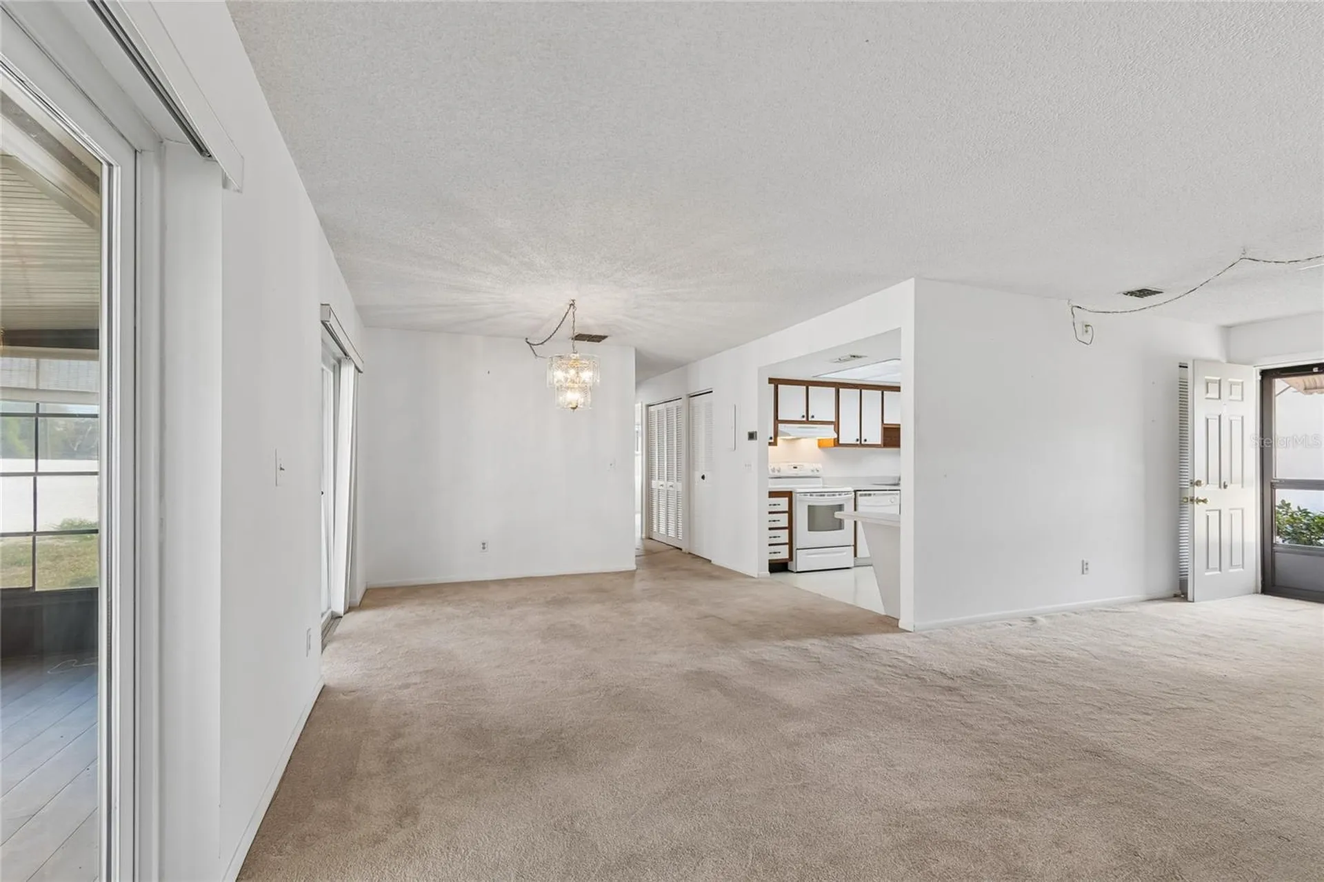 3280 37th Way S St Petersburg FL 33711