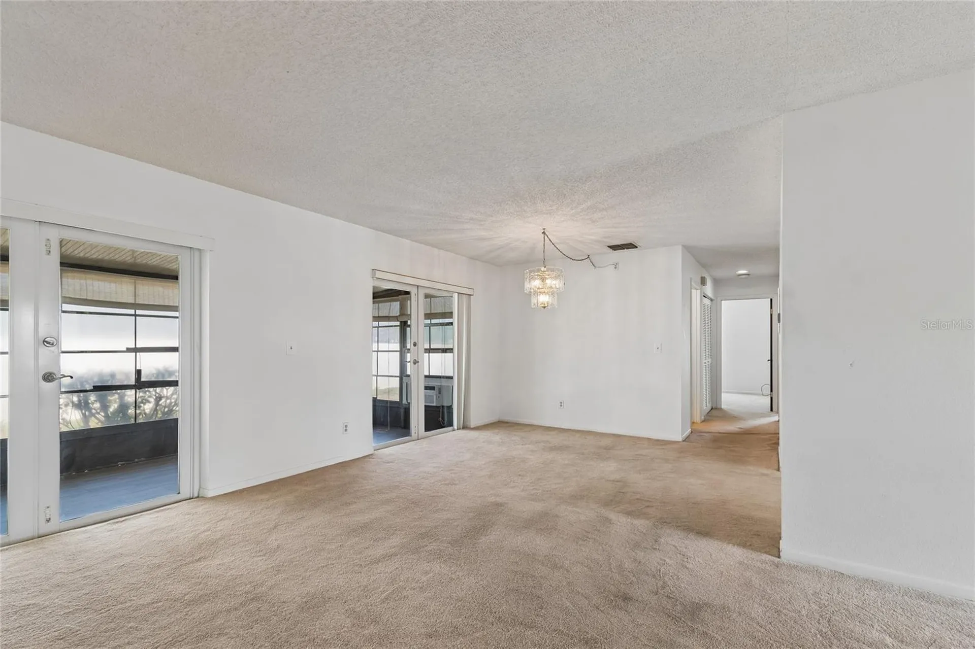 3280 37th Way S St Petersburg FL 33711