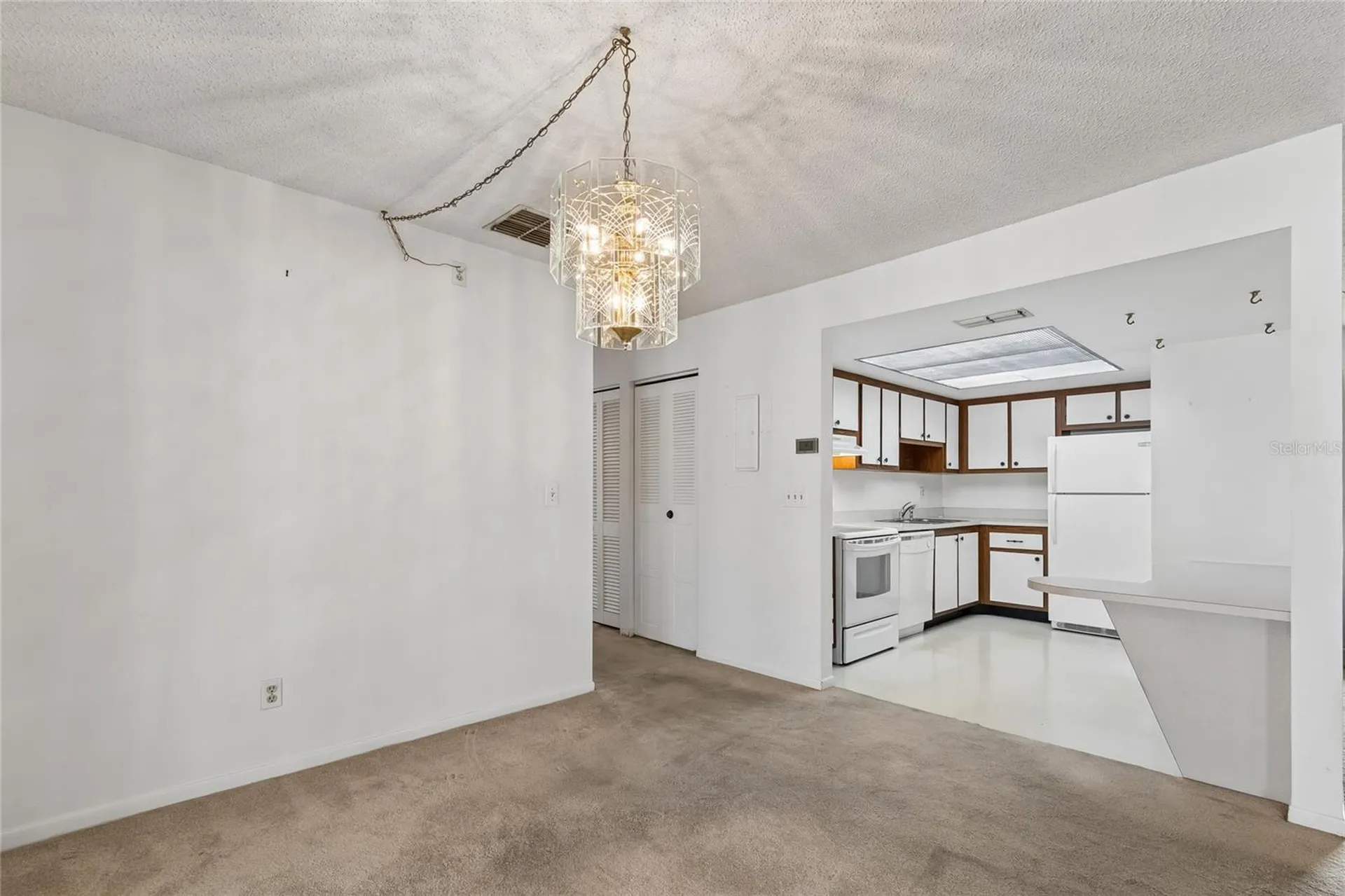 3280 37th Way S St Petersburg FL 33711