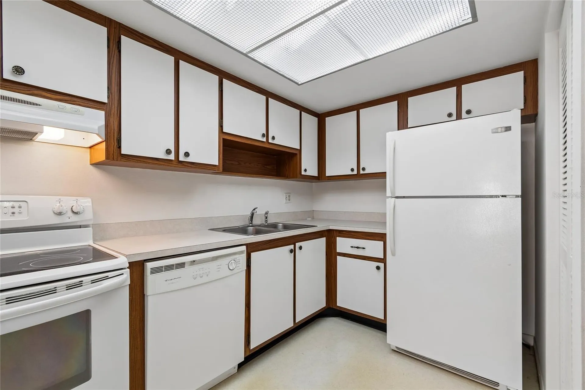 3280 37th Way S St Petersburg FL 33711