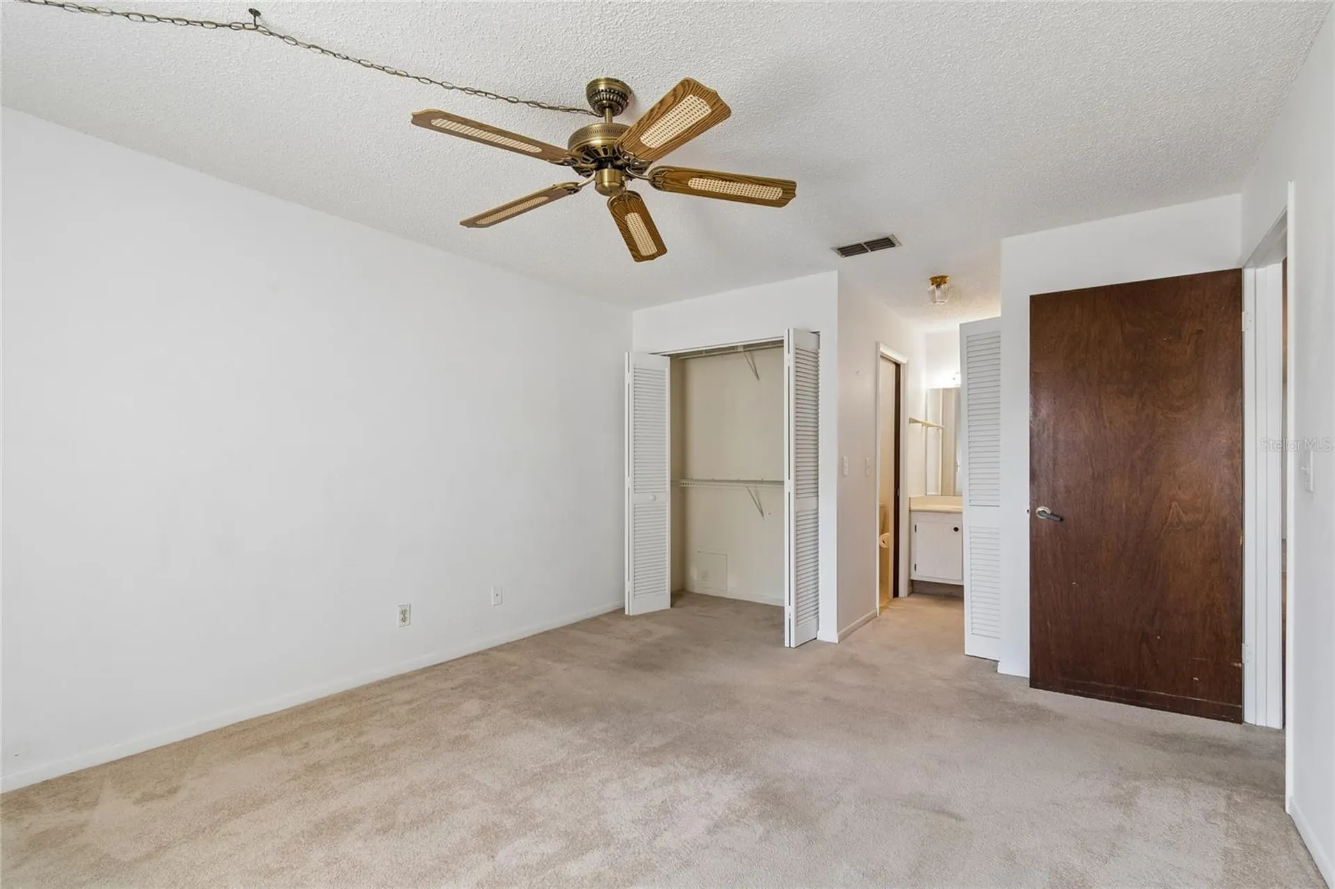 3280 37th Way S St Petersburg FL 33711