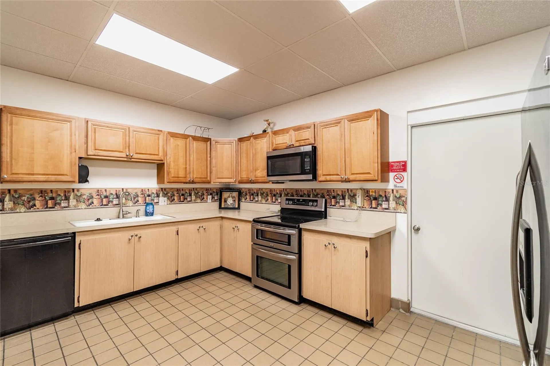 3280 37th Way S St Petersburg FL 33711