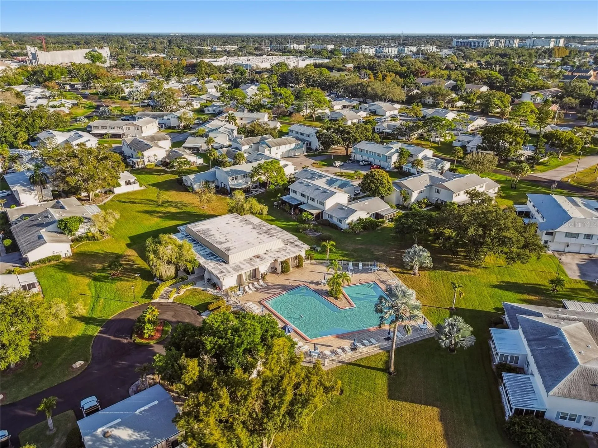 3280 37th Way S St Petersburg FL 33711