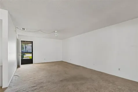 3280 37th Way S St Petersburg FL 33711