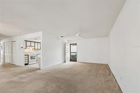 3280 37th Way S St Petersburg FL 33711