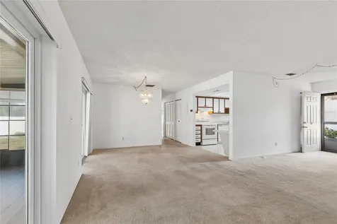 3280 37th Way S St Petersburg FL 33711