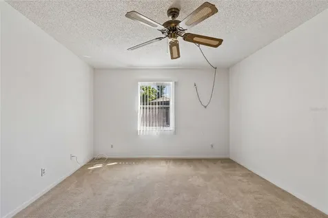 3280 37th Way S St Petersburg FL 33711