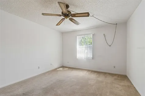 3280 37th Way S St Petersburg FL 33711
