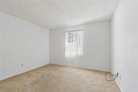 3280 37th Way S St Petersburg FL 33711