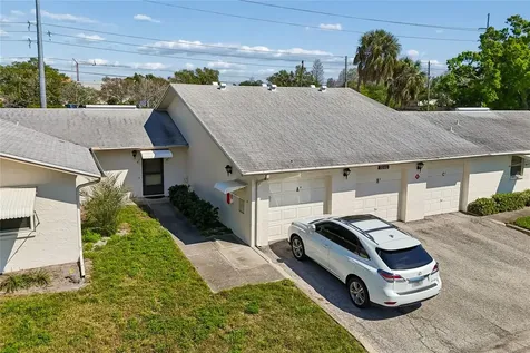 3280 37th Way S St Petersburg FL 33711