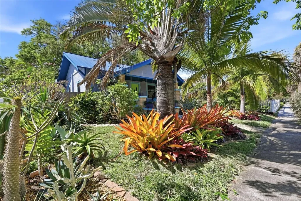 1024 23rd Avenue N St Petersburg FL 33704
