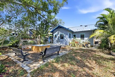 1024 23rd Avenue N St Petersburg FL 33704