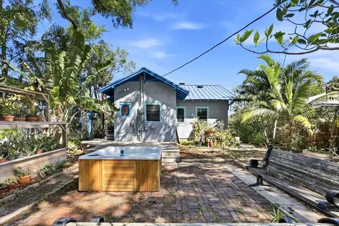 1024 23rd Avenue N St Petersburg FL 33704