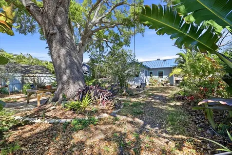 1024 23rd Avenue N St Petersburg FL 33704