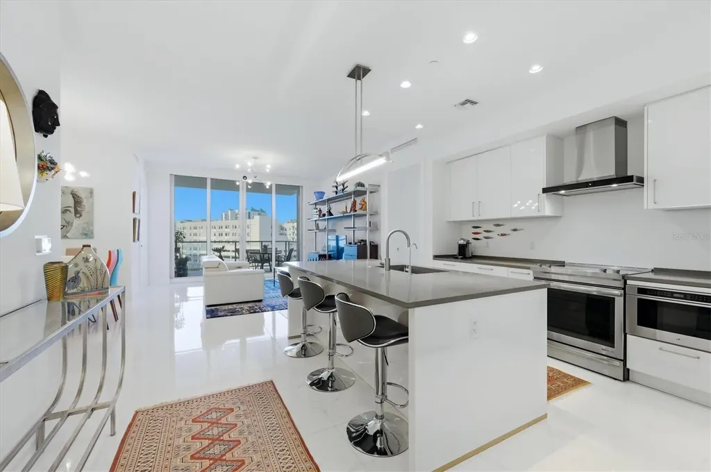 111 S Pineapple Avenue Sarasota FL 34236