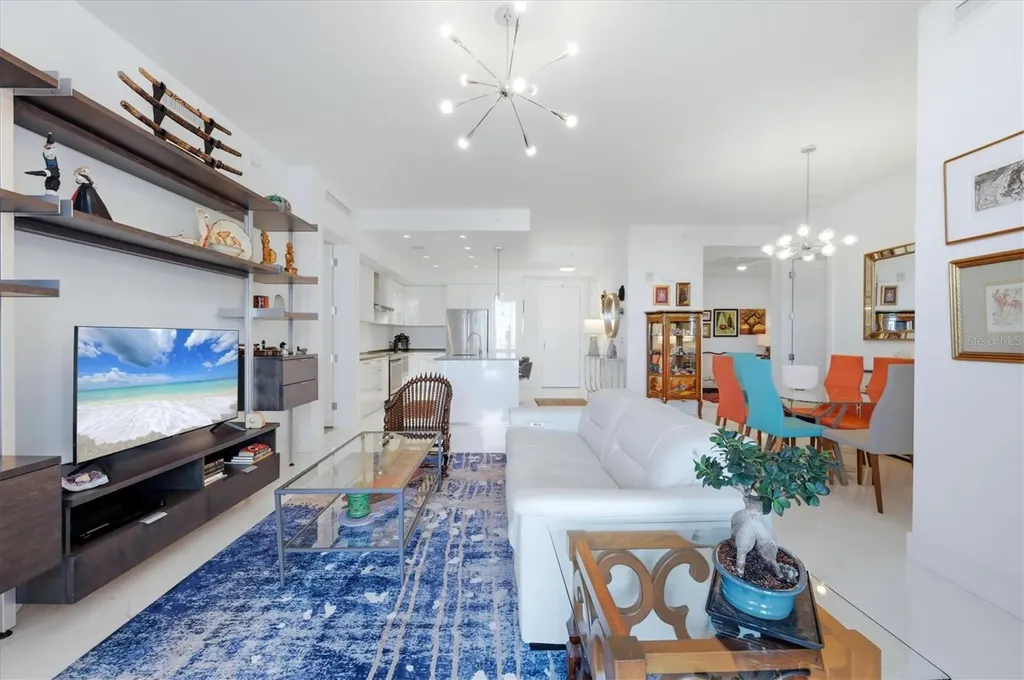 111 S Pineapple Avenue Sarasota FL 34236