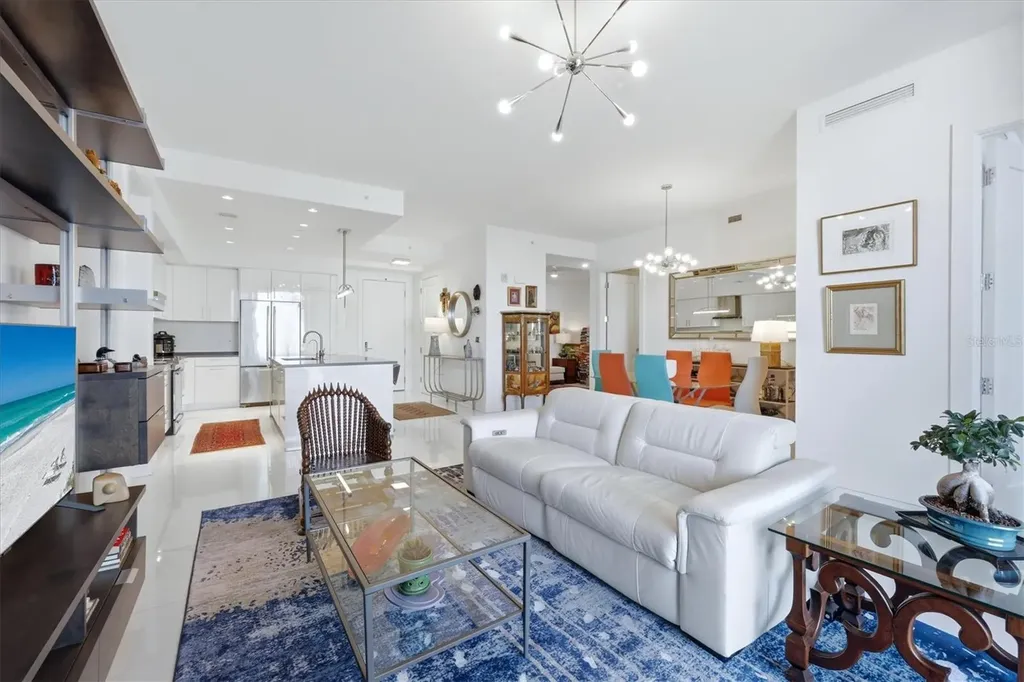 111 S Pineapple Avenue Sarasota FL 34236