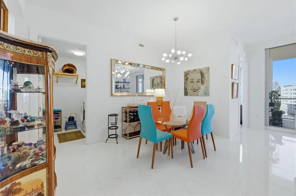 111 S Pineapple Avenue Sarasota FL 34236