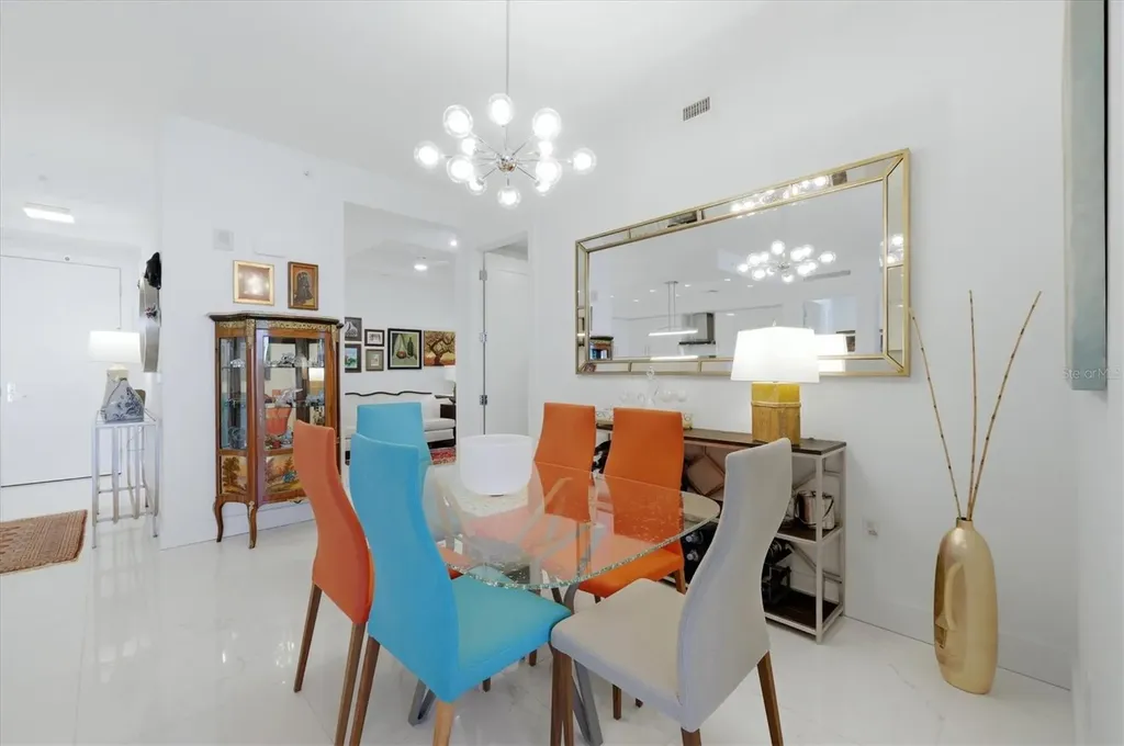 111 S Pineapple Avenue Sarasota FL 34236