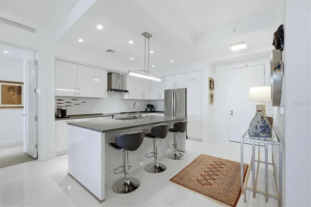 111 S Pineapple Avenue Sarasota FL 34236