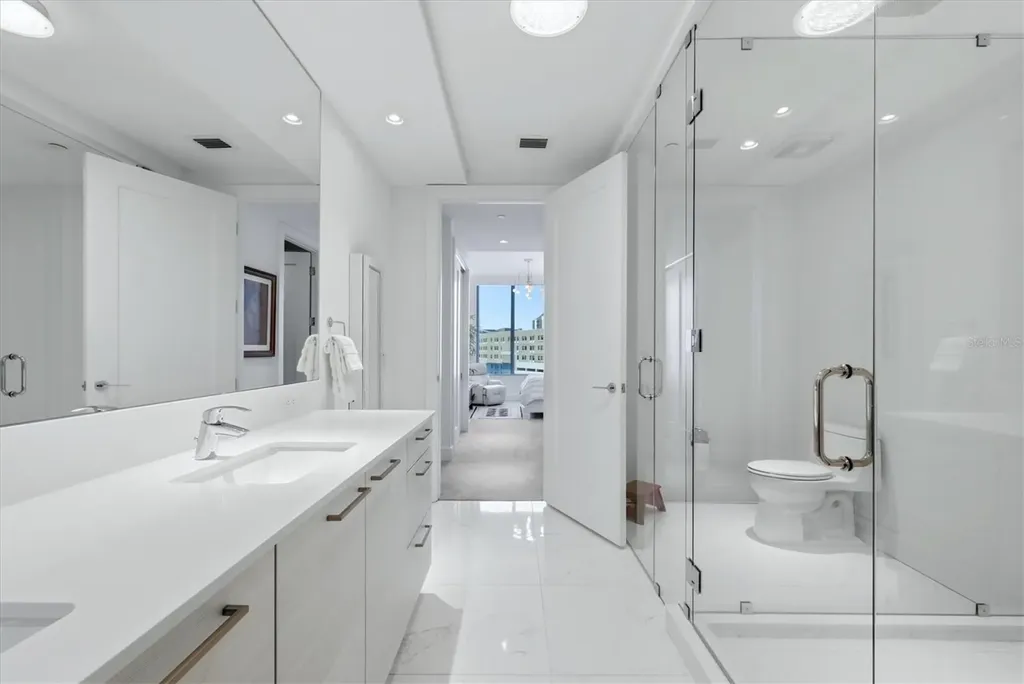 111 S Pineapple Avenue Sarasota FL 34236