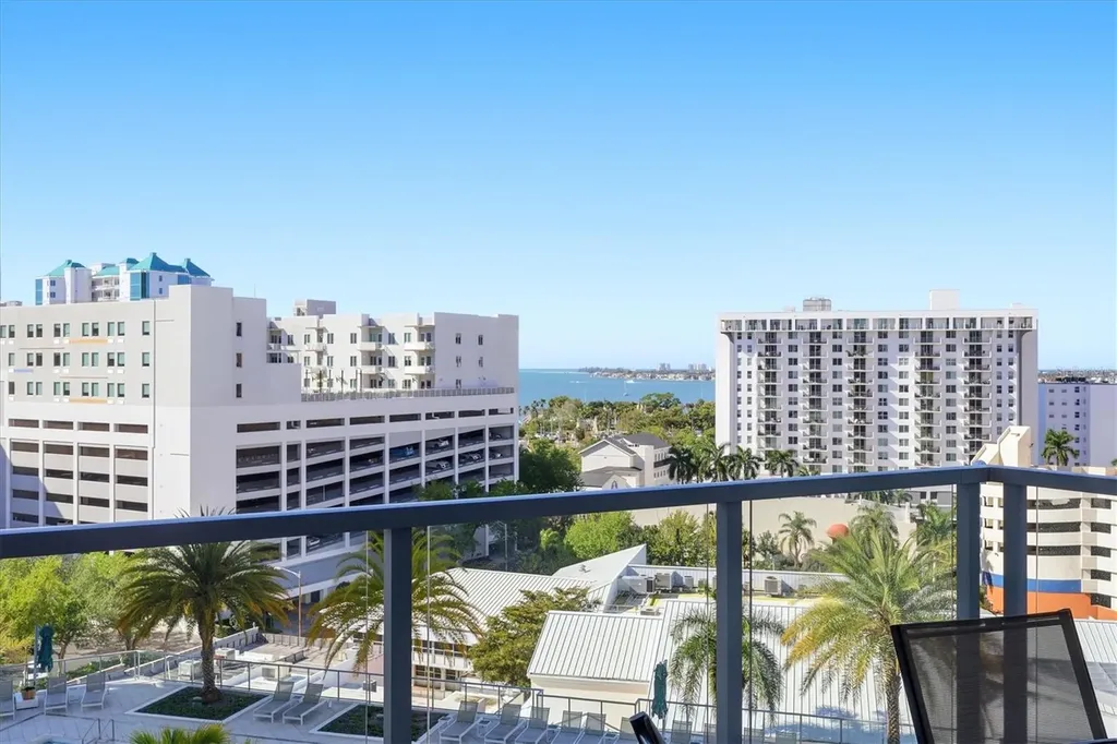 111 S Pineapple Avenue Sarasota FL 34236