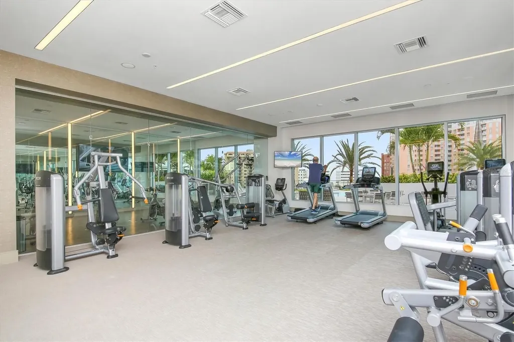 111 S Pineapple Avenue Sarasota FL 34236