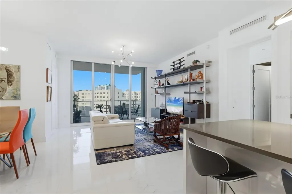 111 S Pineapple Avenue Sarasota FL 34236