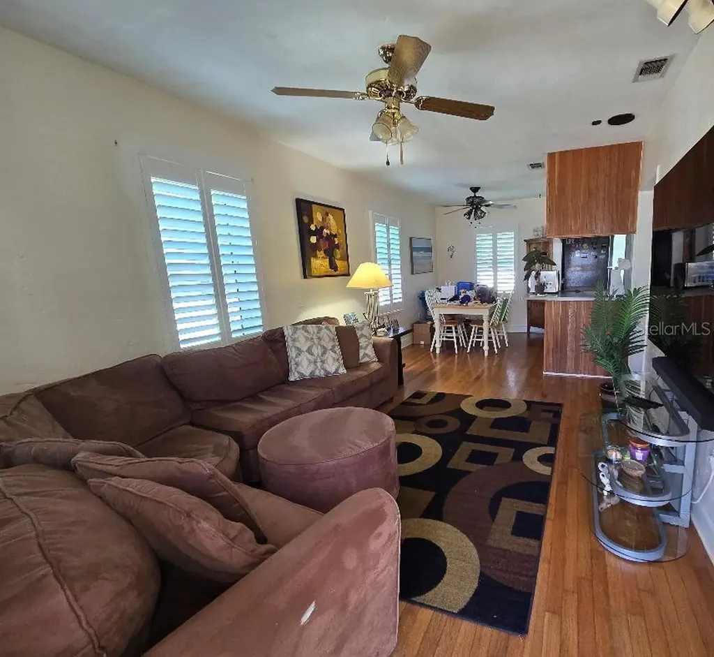 819 W Plymouth Street Tampa FL 33603