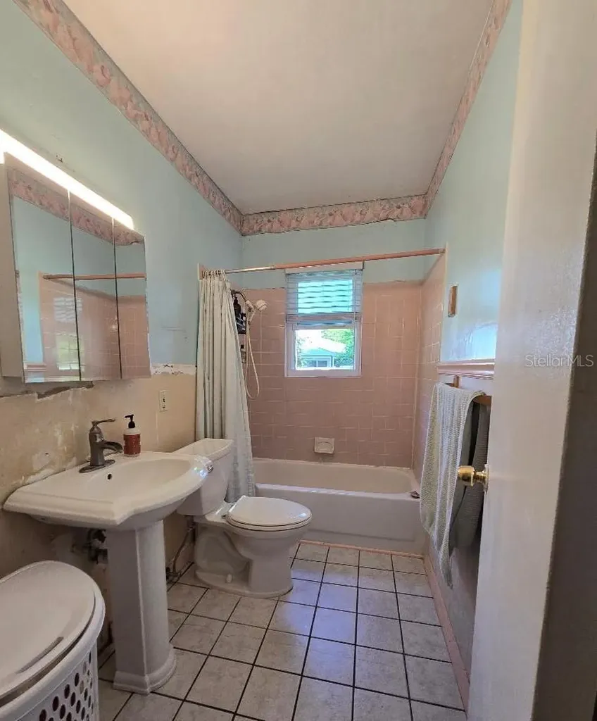 819 W Plymouth Street Tampa FL 33603