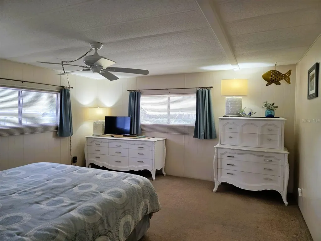 3218 Oakwood Boulevard S Sarasota FL 34237
