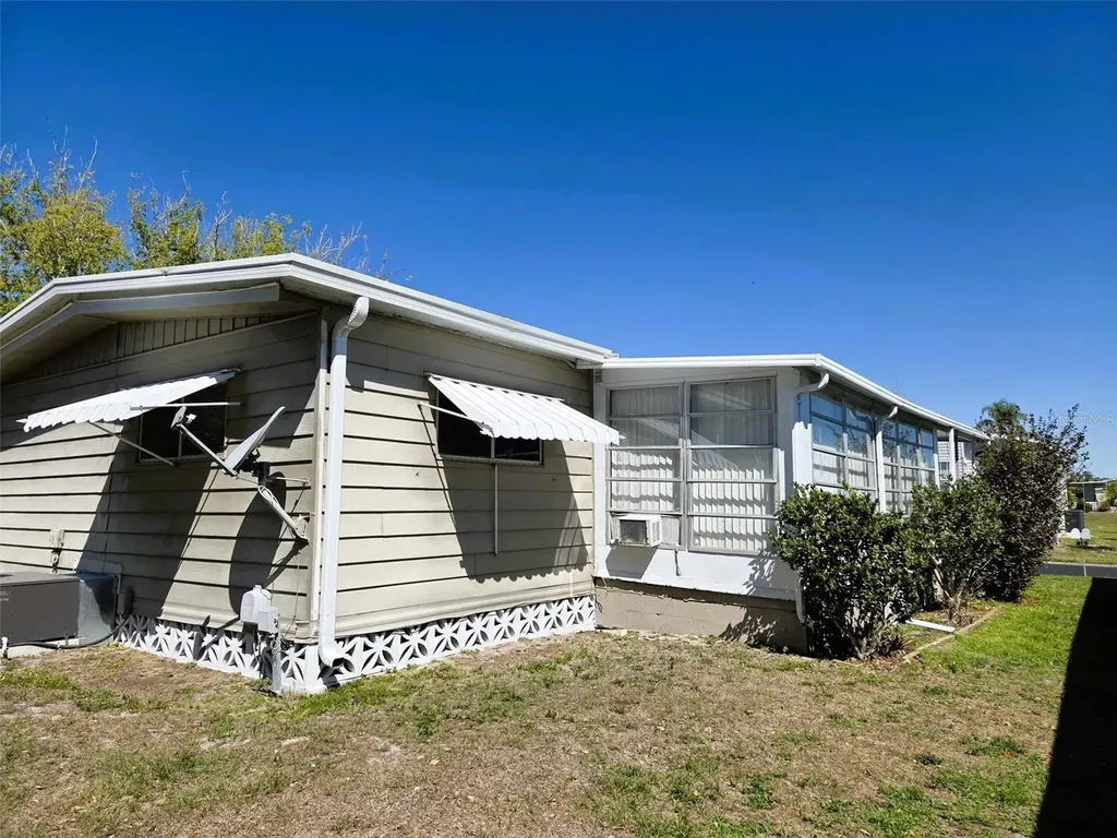 3218 Oakwood Boulevard S Sarasota FL 34237