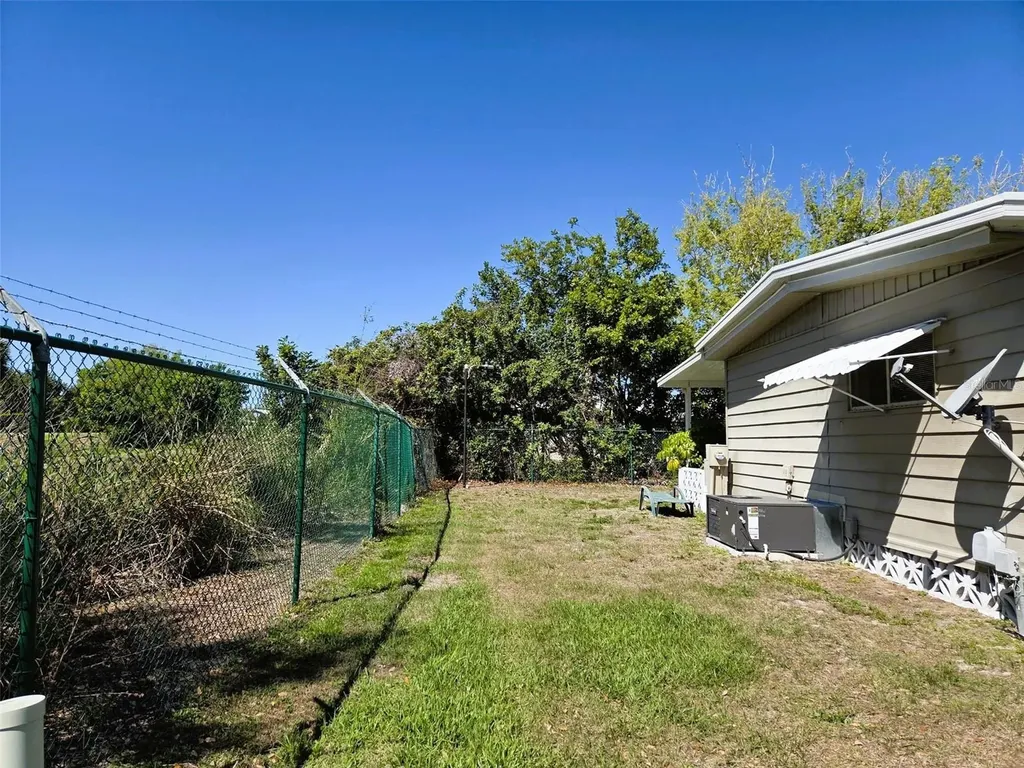 3218 Oakwood Boulevard S Sarasota FL 34237