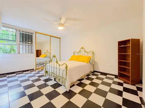 1 Madrid Cond. Lakeshore Miramar PR 00907