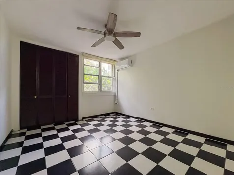 1 Madrid Cond. Lakeshore Miramar PR 00907